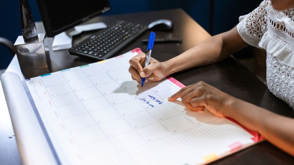 Tracking turnaround time against a calendar